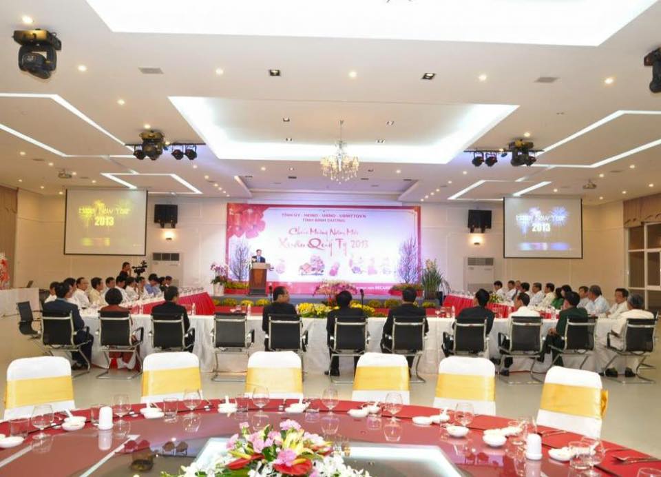 Lắp đặt phòng hội trường nhà hàng tiệc cưới Lucky Square