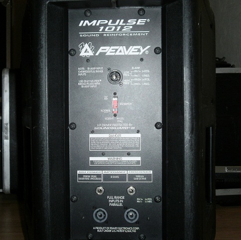 Loa hội trường Peavey IMPULE 1012