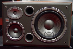 Loa karaoke JBL E50 sản phẩm tốt nhất