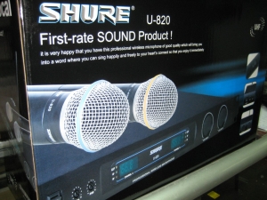 Micro không dây SHURE U-820
